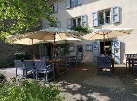 La Bougnate, hotel v destinaci Blesle