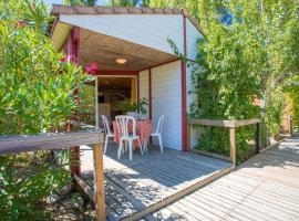 Bungalows & Rooms - Gît'Ôstal, aparthotel v Carcassonne