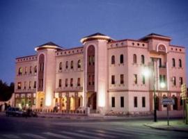 Résidence El Arich, pet-friendly hotel in Tozeur