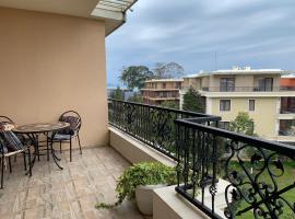 2 bedroom Apartment in Oasis, hotell i Chakvi