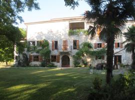 Villa Castello Rausch โรงแรมในโปเรช