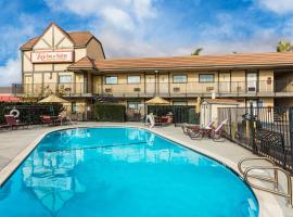 Key Inn and Suites, hotelli kohteessa Tustin