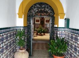 Hostal Manolo, guest house in El Puerto de Santa María