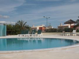 Apartamento com Piscina em Albufeira, Corcovada, Hotel in Albufeira