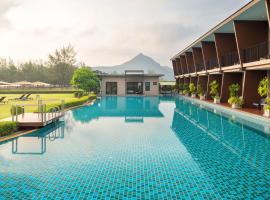 La Isla Pranburi Beach Resort, hotel near Khao Daeng View Point, Sam Roi Yot