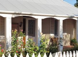 Tillbrook Cottage, hotel con parking en Perth