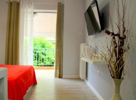 Studio NATASHA without PARKING, hotel di Athens