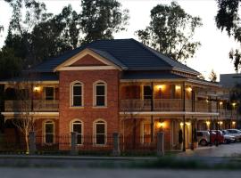 Carlyle Suites & Apartments, hotel perto de National Glass Art Gallery, Wagga Wagga