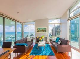 Exclusive Sanctuary on the West Coast, жилье для отдыха в городе Muriwai Beach