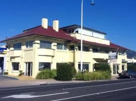 Stella's Dromana Hotel