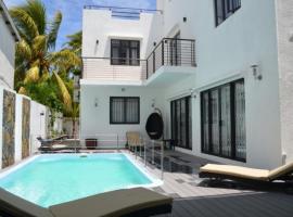 Sun Villa Mont Choisy Apartments, хотел в Монт Чойзи