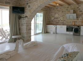 VILLA SELINI LUXURY APARTMENT: Matala şehrinde bir lüks otel