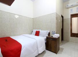 RedDoorz near Museum Gunung Merapi, hôtel à Yogyakarta
