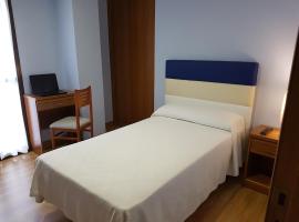 HOSTAL CAMELOT, hotel bajet di Fabero