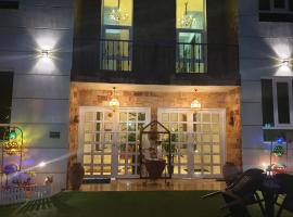 Muscat Royal Suites، فندق في سيب