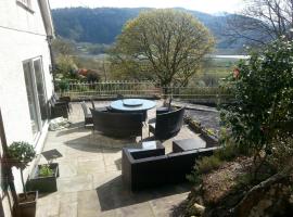 Snowdonia Mawddach escape, hotel sa Dolgellau