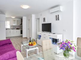 Sonrisa Apartments, khách sạn ở Benidorm