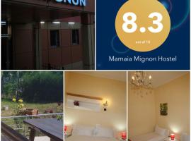 Hotel-Hostel Mignon Mamaia -private rooms with free parking, хотел в Мамая