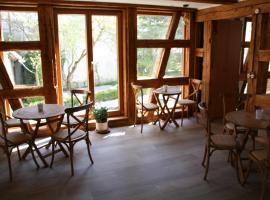 Waldvogel Ferienzimmer klimatisiert, hotel in Immenstaad am Bodensee