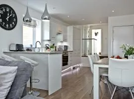 Sunnymead Penthouse - Close to beach, Pets welcome, Balcony