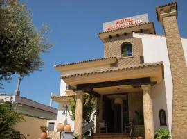 Hotel Mariantonia, hótel í Chiclana de la Frontera