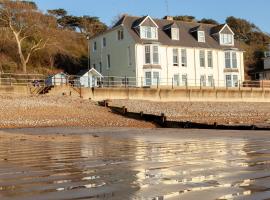 Promenade Apartment with own Beach Hut, self catering accommodation in Totland