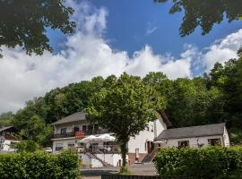 Landgasthaus Zum Kreuzberg, cheap hotel in Schönbach