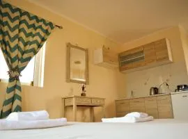 Tommy's Rooms