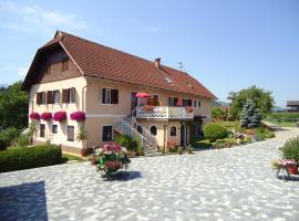 Erlebnisbauernhof Tschom, self catering accommodation in Sankt Kanzian