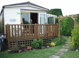 Les Charmettes Holiday Home, hotel in Les Mathes