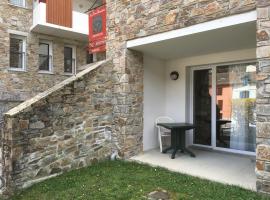 Résidence Les Trois Domaines, hotel in Ax-les-Thermes