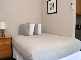 Heart of South End, Convenient, Comfy Studio #22, hotell Bostonis