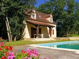 Holiday Home Les Chenes by Interhome, villa in Salviac