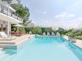 Holiday Home Les Pinasses by Interhome, hotel i Mimizan