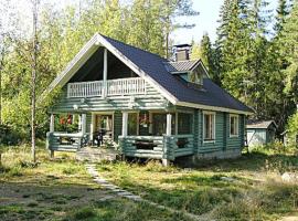 Holiday Home Puuhapirtti by Interhome, hotel with parking in Karsikkovaara