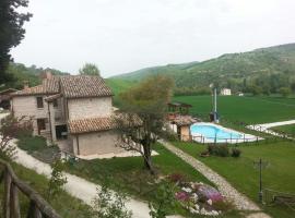 Agriturismo Il Casale, landsted i Pergola