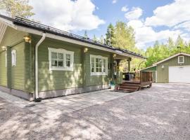 Holiday Home Isoniemi by Interhome, hotel perto de Juupavaara Ski Centre, Suinula