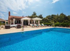 Holiday Home Villa Mutnik by Interhome, hotel Mircében