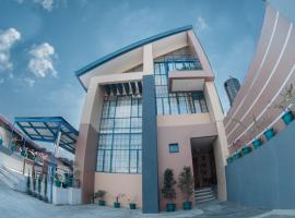 The Half House by Elmar Cabin, hotel v destinaci Baguio