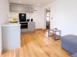 Oak - Three Tuns Apartments, Pettistree, Wickham Market - by Aldeburgh Coastal Cottages