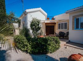 Beach Villa Sofia, bolig ved stranden i Neo Chorio