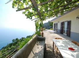 Holiday Home Path of the Gods by Interhome, hotel in Pianillo