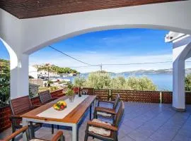 Holiday Home Mira by Interhome