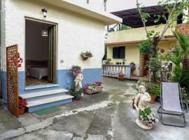 Holiday Home Il Piccolo Nocelleto by Interhome, hotel in SantʼAgata sui Due Golfi