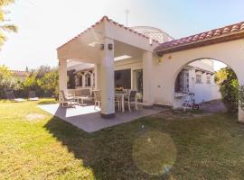 Holiday Home El Dorado Playa - Villa La Roca by Interhome、カンブリルスのホテル