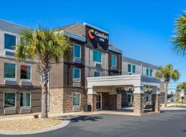 Comfort Inn N Myrtle Beach Barefoot Landing, užmiesčio svečių namai mieste Mertl Bičas