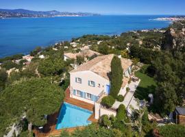 Villa with Magic view of Bay of Saint Tropez, cottage in Saint-Tropez