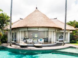 Villa Bliss a paradise of three independent Villas, hotel in Canggu
