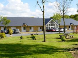 Brit Hotel Bayeux Relais Forêt, hotel v destinaci Montfiquet
