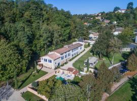 Hôtel Saint-Martin - La Maison Younan – hotel w mieście Saint-Maixent-lʼÉcole